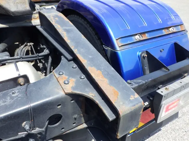 カプラガイドにサビがあります。|日野 プロフィア 2DG-SH1EDGG(2WD)の写真34