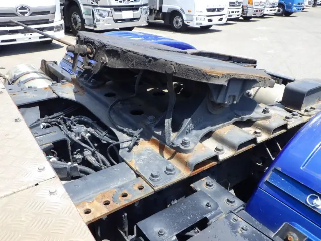 カプラ土台にサビがあります。|日野 プロフィア 2DG-SH1EDGG(2WD)の写真35