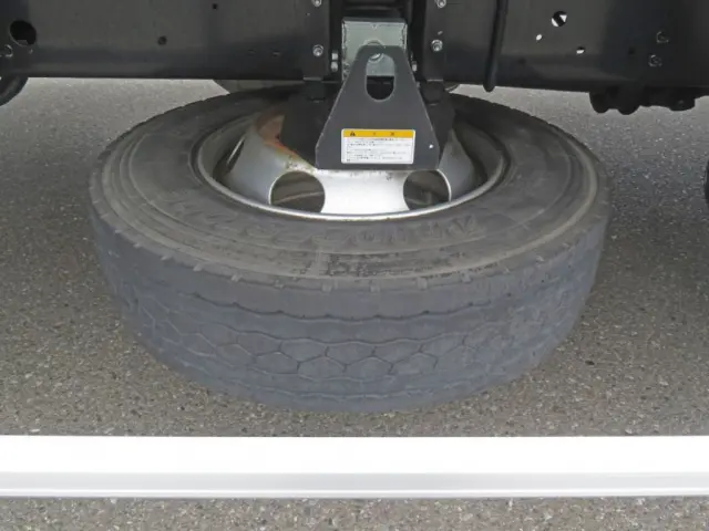 スペアタイヤ付きです。|日野 レンジャー 2KG-FD2ABG(2WD)の写真14
