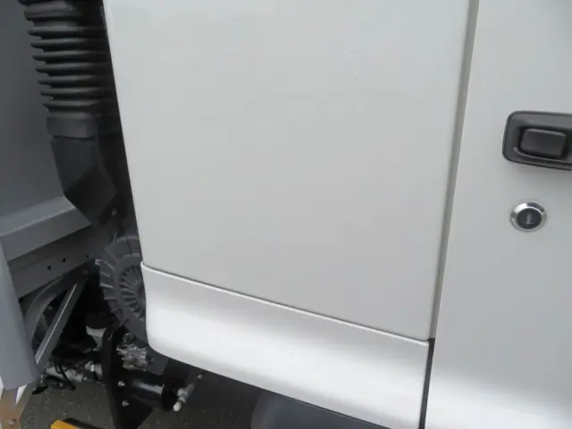 クォーターパネルに看板はがし跡があります。|日野 レンジャー 2KG-FD2ABG(2WD)の写真23