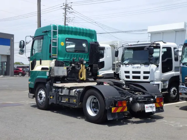 乗車定員は2名です。|いすゞ ギガ 2KG-EXD52CD(2WD)の写真6