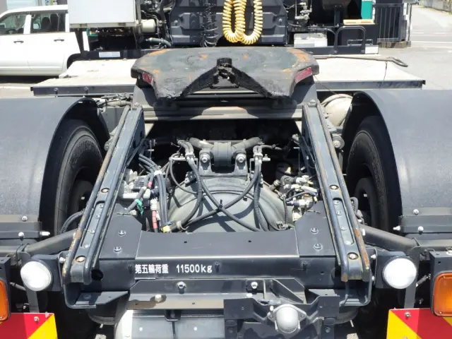 MT7速です。|いすゞ ギガ 2KG-EXD52CD(2WD)の写真16