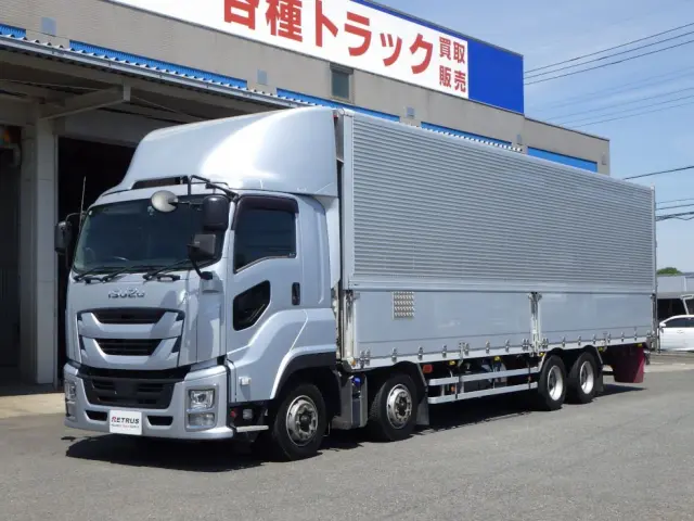 いすゞ ギガ 2PG-CYJ77C(8x4)の写真1