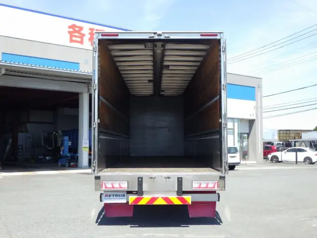荷台全体の状態です。|いすゞ ギガ 2PG-CYJ77C(8x4)の写真9