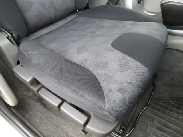運転席座面の状態です。|ＵＤ クオン 2PG-CG5CAの写真35