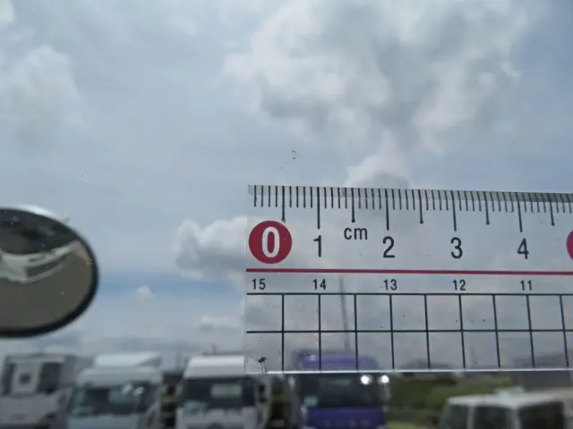 フロントガラスに小キズがあります。|日野 プロフィア 2DG-FR1AHGの写真25