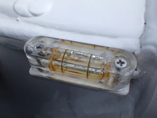 水準器にヒビがあります。|三菱 ファイター 2KG-FK62FZ(2WD)の写真20