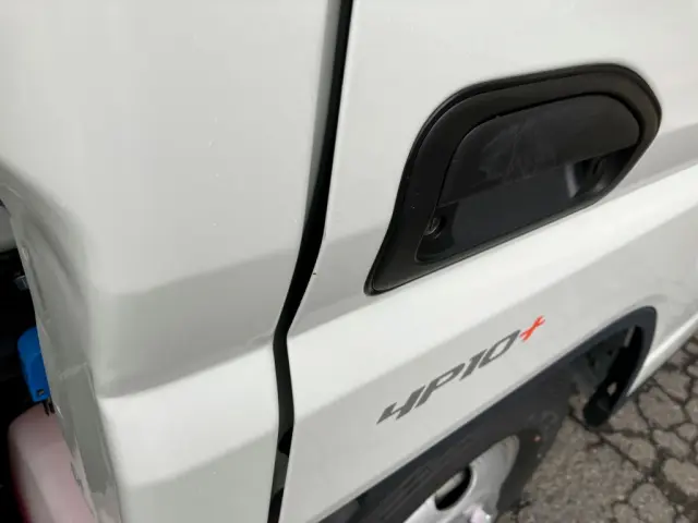 運転席側ドア端に小傷があります。|三菱 キャンター 2RG-FEAV0(2WD)の写真36