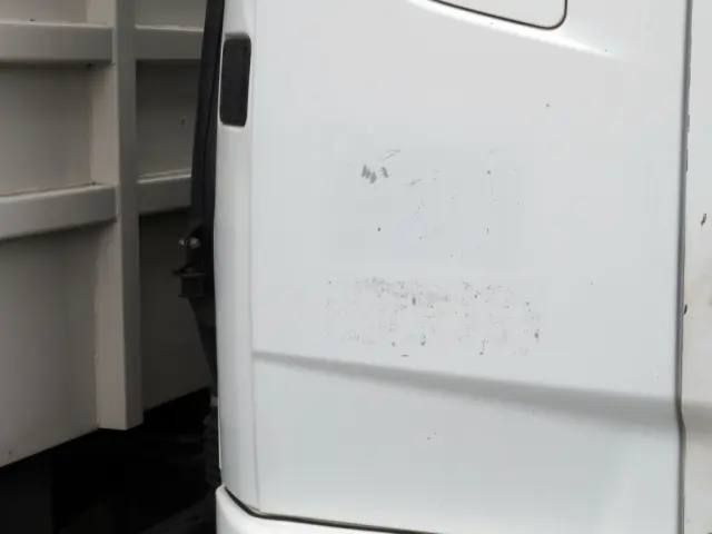 運転席側クォーターパネルにキズがあります。|三菱 ファイター TKG-FK62FYの写真31