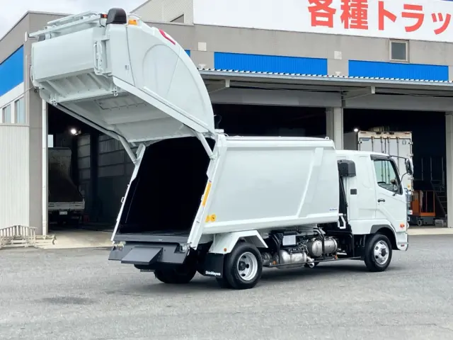 三菱 ファイター 2KG-FK62F(2WD)の写真4