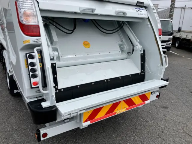 プレス式圧縮板の状態です。|三菱 ファイター 2KG-FK62F(2WD)の写真14