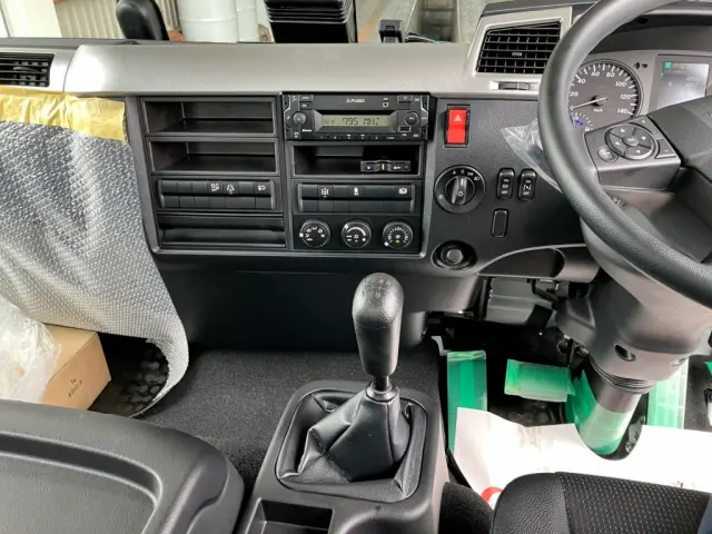パネル周りの状態です。|三菱 ファイター 2KG-FK62F(2WD)の写真24