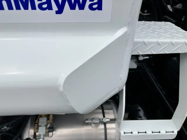 運転席側ボデー側面前方に置きサビがあります。|三菱 ファイター 2KG-FK62F(2WD)の写真37