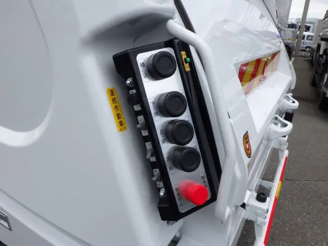 上物の操作スイッチです。(連続⇔単独切り替えスイッチ付です。)|三菱 キャンター 2PG-FEB90(2WD)の写真14