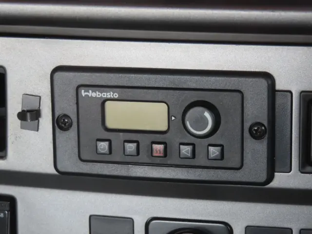 べバストヒーターの操作パネルです。|日野 プロフィア QDG-SS1EKDAの写真22