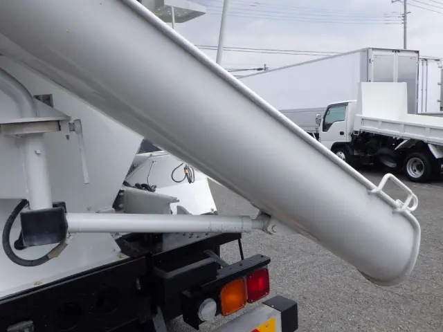 パワーシューター付きです。|いすゞ ギガ 2KG-CXZ77CT(6x4)の写真13