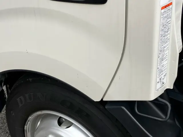 助手席側ドアに小傷があります。|日野 デュトロ 2KG-XZU712M(2WD)の写真39