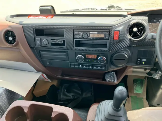 パネル周りの状態です。|日野 レンジャー 2PG-FC2ABA(2WD)の写真21