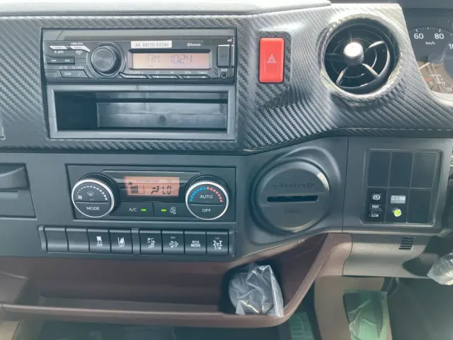 スイッチ類です。|日野 レンジャー 2PG-FC2ABA(2WD)の写真22