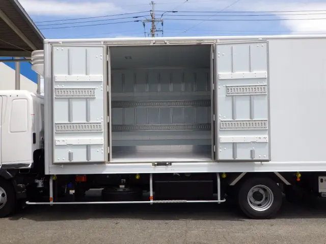 助手席側に観音開き式ドアが付いています。|日野 レンジャー 2KG-FD2ABG(2WD)の写真13