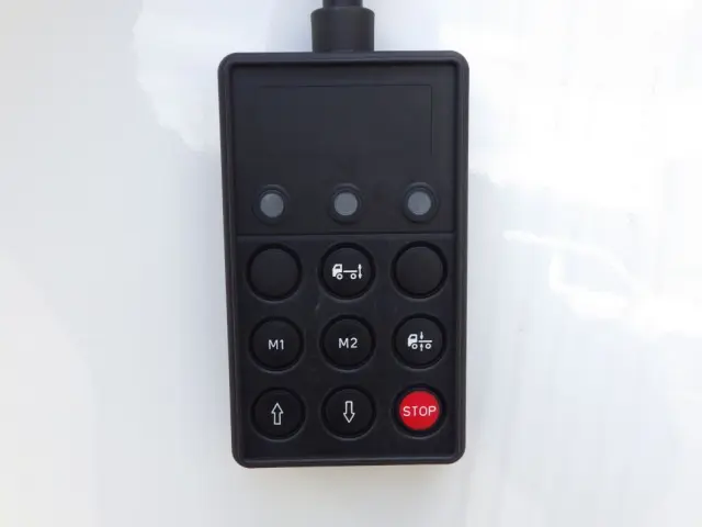 エアサスのコントローラーです。|日野 レンジャー 2KG-FD2ABG(2WD)の写真21