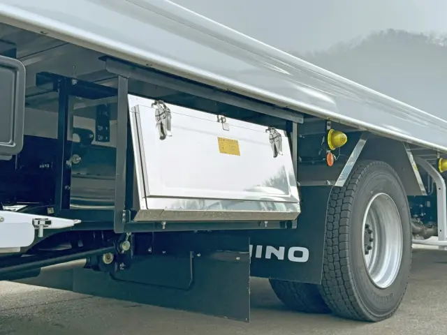 工具箱はステンレス製です。|日野 レンジャー 2KG-FD2ABG(2WD)の写真26