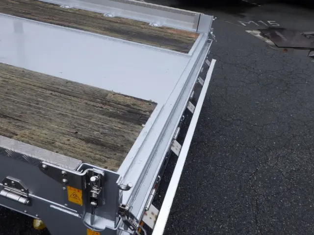 歩み掛け付きです。|三菱 スーパーグレート 2PG-FS70HZ(8x4)の写真13