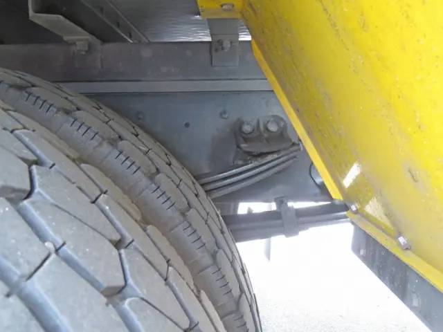 いすゞ フォワード 2RG-FSR90S2(2WD)の写真5