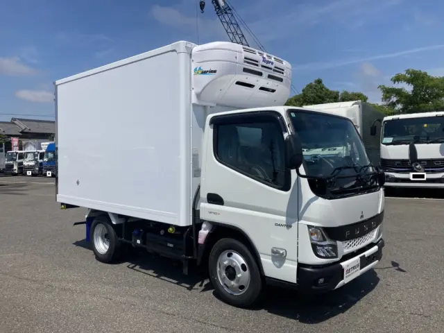 未使用のキャンター10尺冷凍車です。|三菱 キャンター 2RG-FBAV0(2WD)の写真2