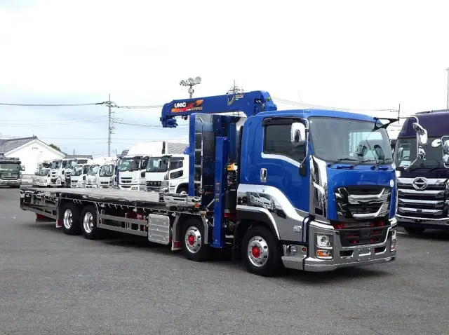 いすゞ ギガ 2PG-CYH77D(8x4)の写真2