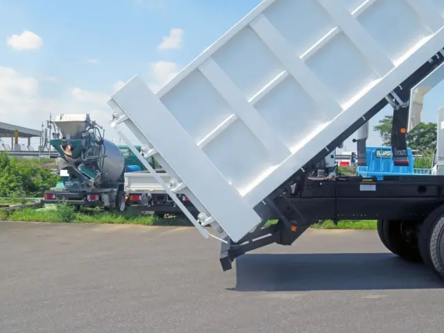 リアバンパーは可倒式です。|日野 プロフィア 2DG-FS1AHE(6x4)の写真12