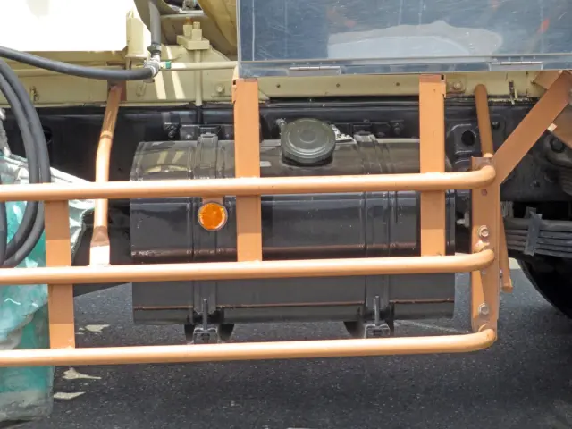 燃料タンクは100Lです。|日野 レンジャー LKG-FJ7JDAA(2WD)の写真20