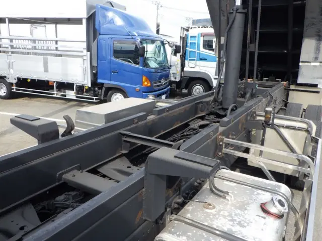 シャーシの状態です。|日野 プロフィア 2DG-FS1AHA(6x4)の写真10