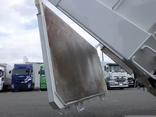 ゲート裏側の状態です。|日野 プロフィア 2DG-FS1AHA(6x4)の写真11