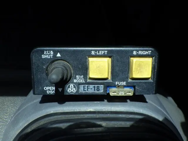 コボレーンの操作スイッチです。|いすゞ フォワード TKG-FRR90S1(2WD)の写真15