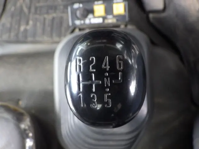 MT6速です。|いすゞ フォワード TKG-FRR90S1(2WD)の写真16