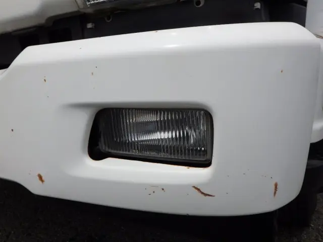 フロントバンパーに飛び石キズがあります。|いすゞ フォワード TKG-FRR90S1(2WD)の写真24