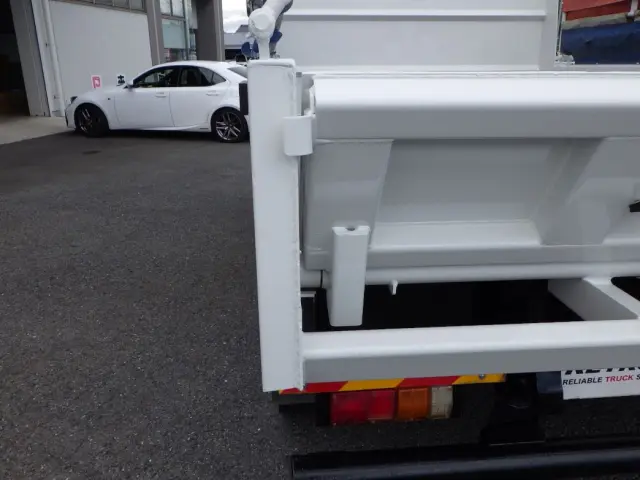 荷台側面に隙間があります。|いすゞ フォワード TKG-FRR90S1(2WD)の写真33