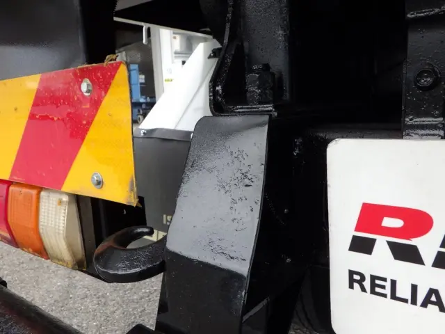 荷台左右のフレーム後方にヘコミがあります。|いすゞ フォワード TKG-FRR90S1(2WD)の写真34