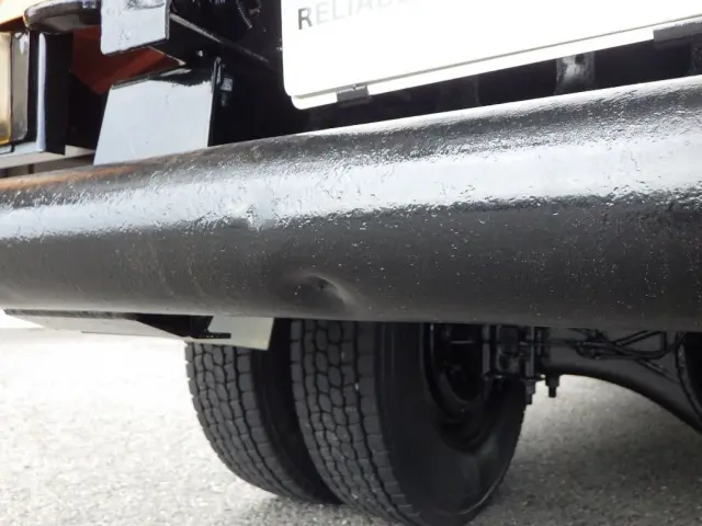 リヤバンパーにヘコミがあります。|いすゞ フォワード TKG-FRR90S1(2WD)の写真35