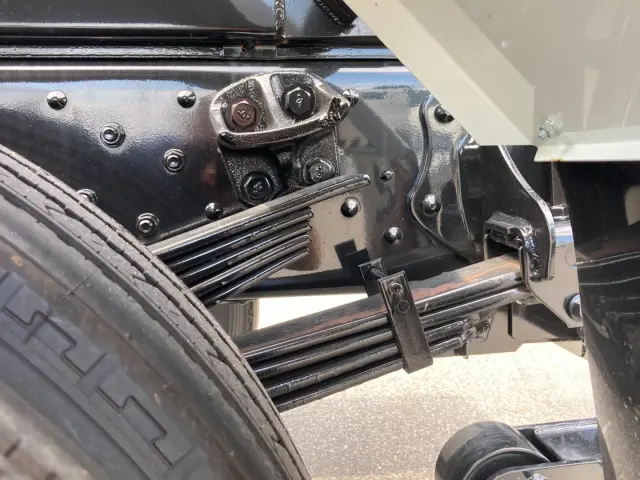 シャーシとスプリングの状態です。|日野 レンジャー 2KG-FE2ACA(2WD)の写真6