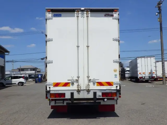いすゞ ギガ QKG-CYJ77A(8x4)の写真8
