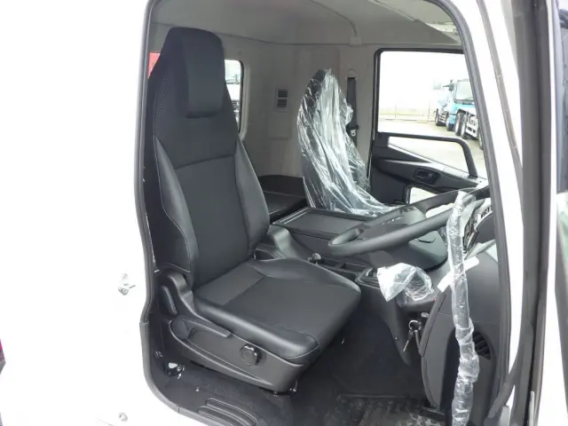 三菱 ファイター 2KG-FK62F(2WD)の写真6