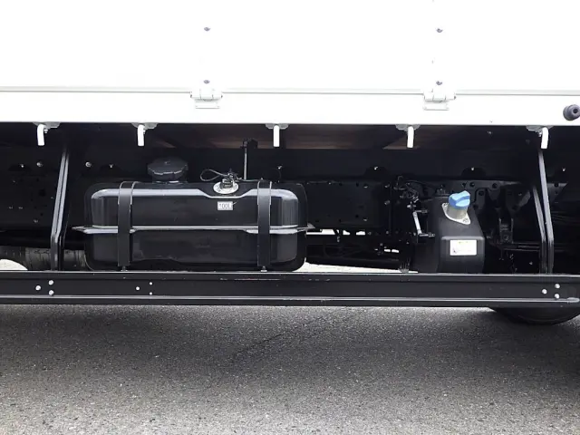 燃料タンクは100Lです。|三菱 ファイター 2KG-FK62F(2WD)の写真22