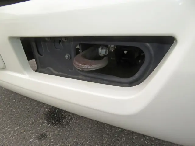 牽引フックに軽い置きサビがあります。|日野 デュトロ 2KG-XZU712M(2WD)の写真16