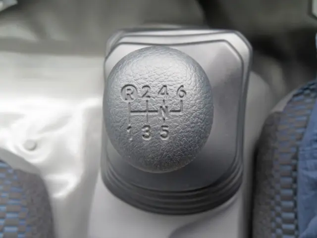 日野 デュトロ 2KG-XZU712M(2WD)の写真30