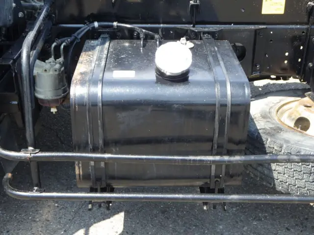 燃料タンクは100Lです。|日野 レンジャー TKG-FC9JCAA(2WD)の写真15