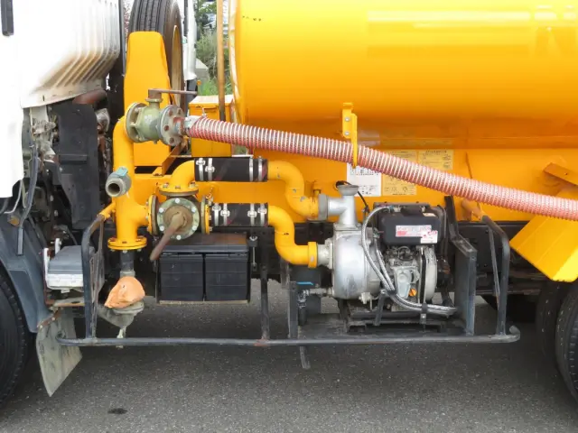 配管周りの状態です。|いすゞ エルフ PKG-NPR75N(2WD)の写真12