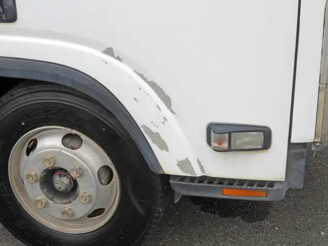 運転席ドア下部に塗装剥がれ箇所があります。|いすゞ エルフ PKG-NPR75N(2WD)の写真38
