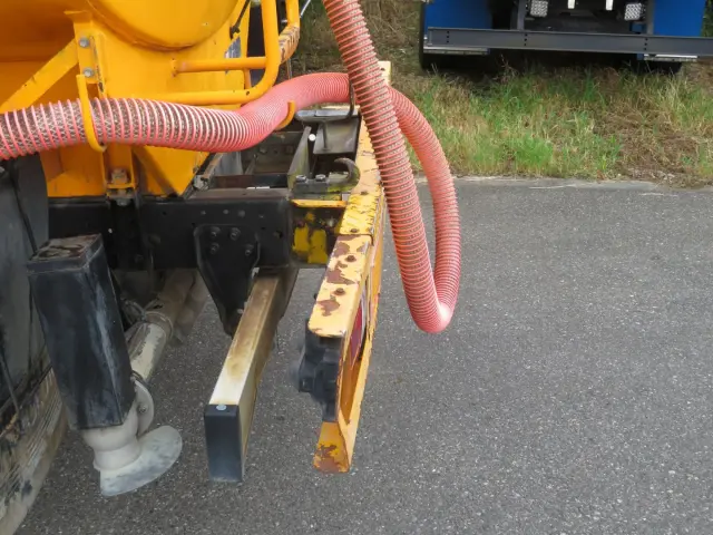 化粧板に曲がりがあります。|いすゞ エルフ PKG-NPR75N(2WD)の写真44